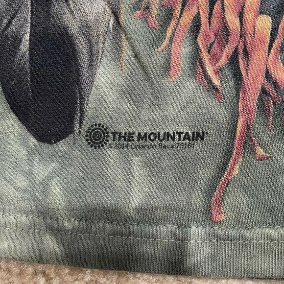 The Mountain Tie Dye Wolves Graphic Made in USA 2014 Long Sleeve T Shirt Size S - Picture 3 of 9